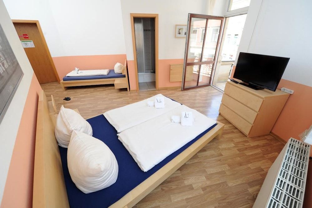 My Bed Dresden Family Room 2