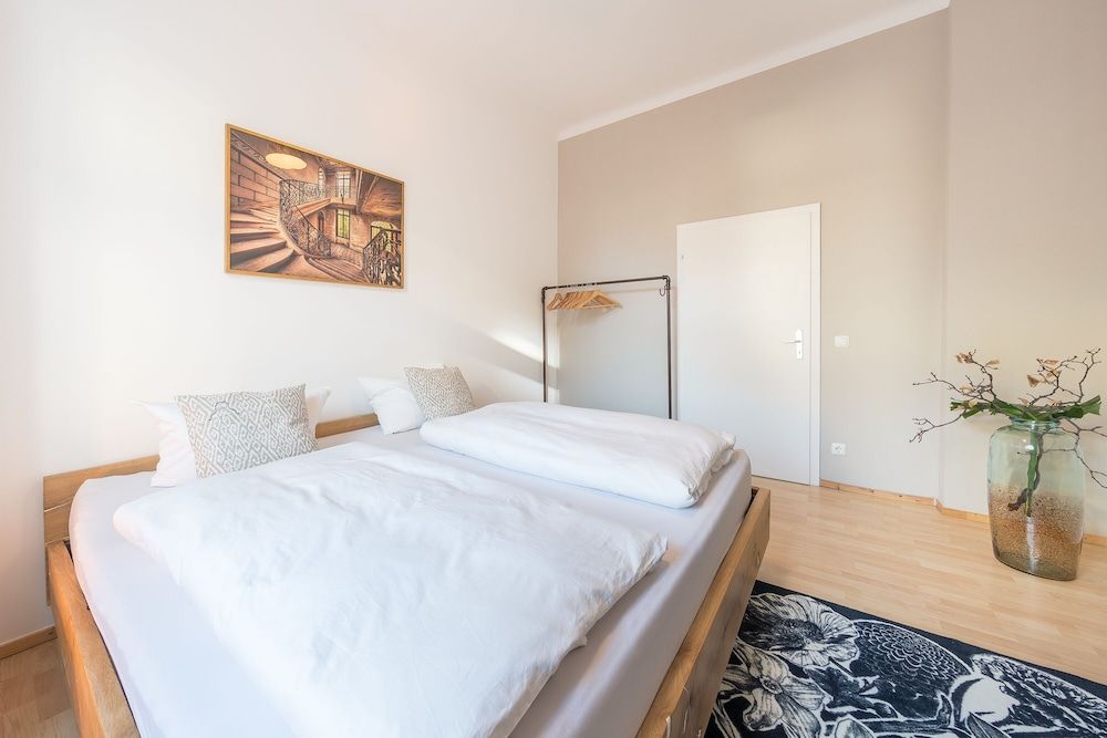 Apartments in Potsdam-West Apartment, 3 Bedrooms 2