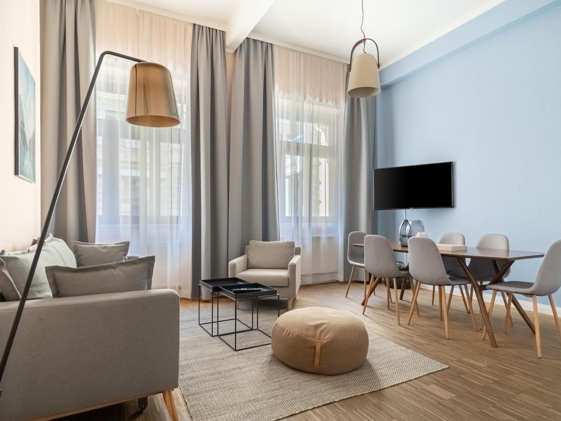 One-Bedroom Suite L