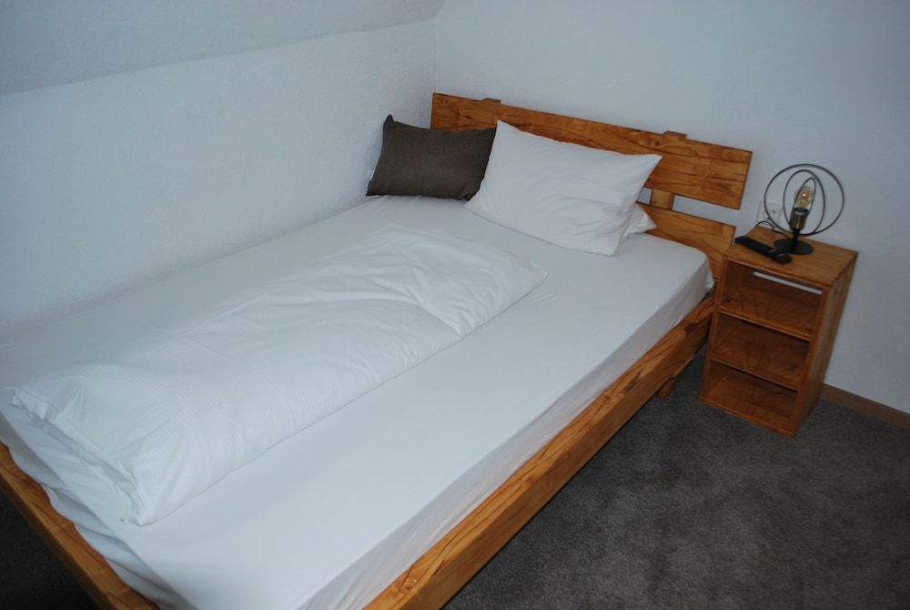 Standard Single Room, Private Bathroom (Badezimmer auf Flur)
