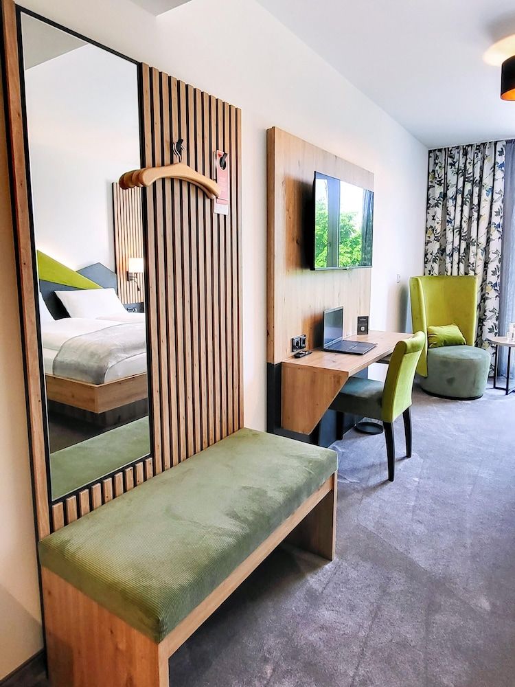 Mountain View Hotel Willingen, BW Signature Collection Classic Room, 1 Double Bed (Walk-in Shower) 3