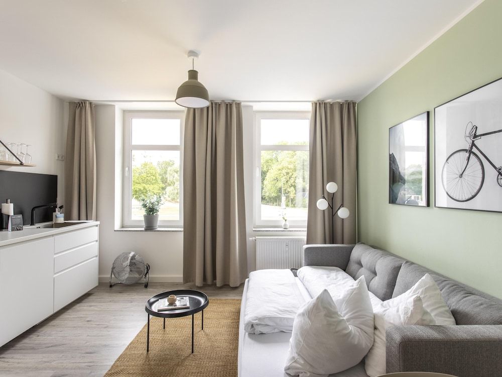 Limehome Chemnitz Hartmannstraße Two-Bedroom Suite with balcony 4