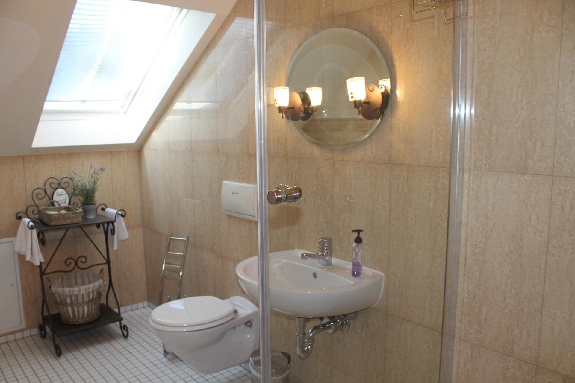 Single Room with Shared Bathroom