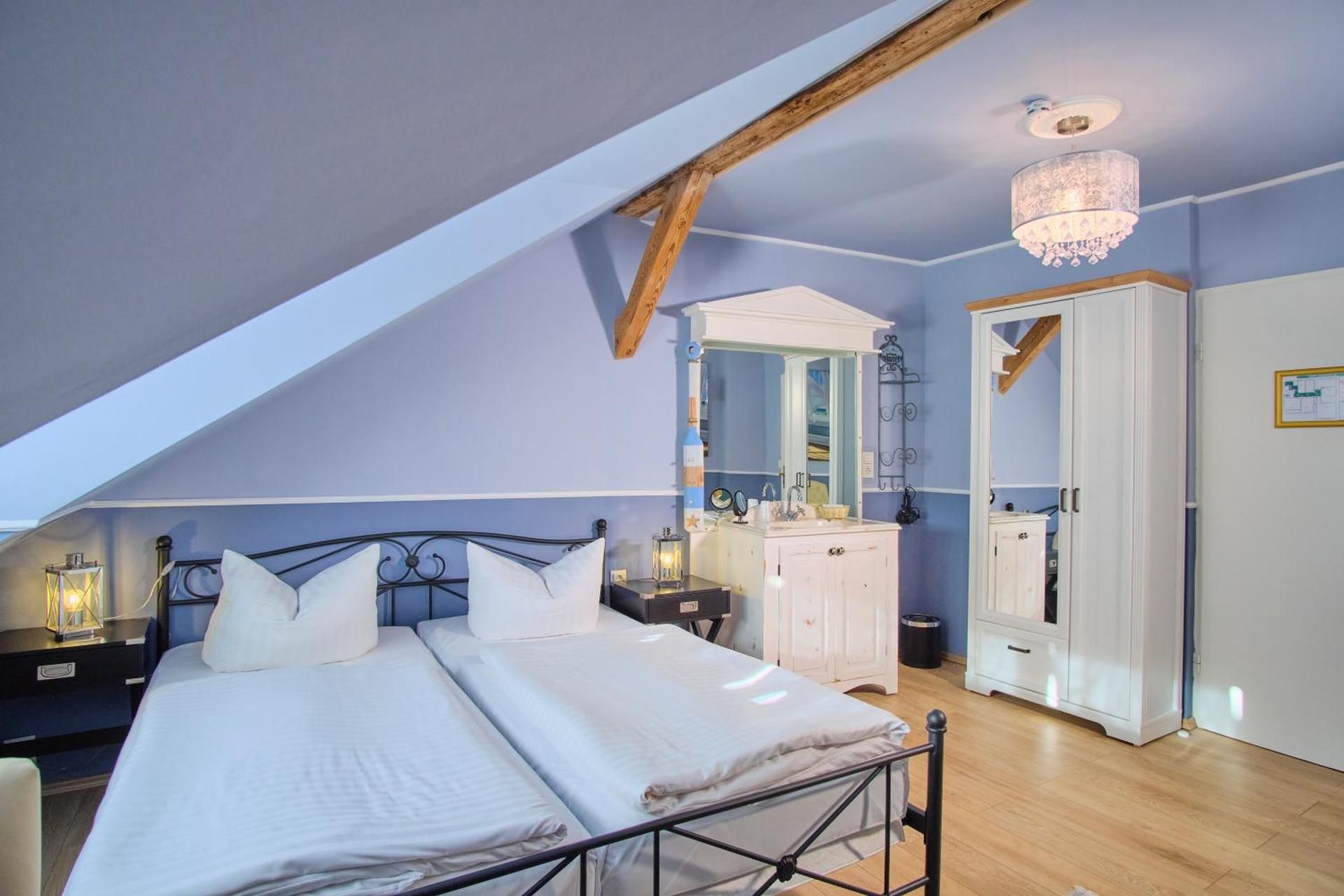 Double Room with Shared Bathroom