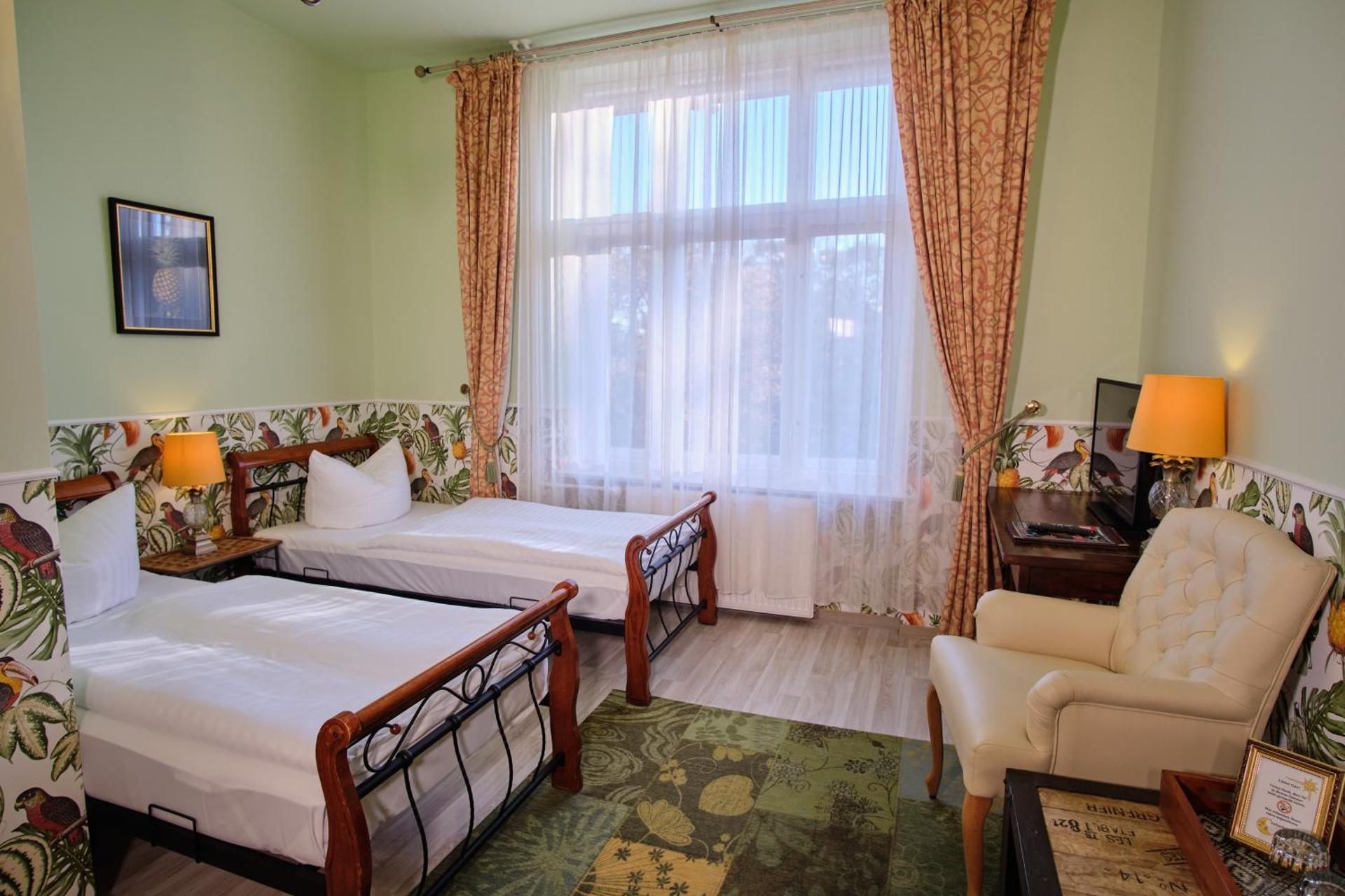 Twin Room with Bathroom