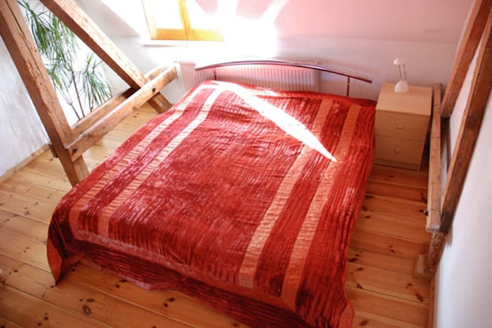 Studio, 2 Twin Beds