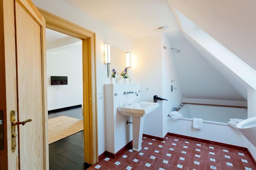Junior Suite, Lake View