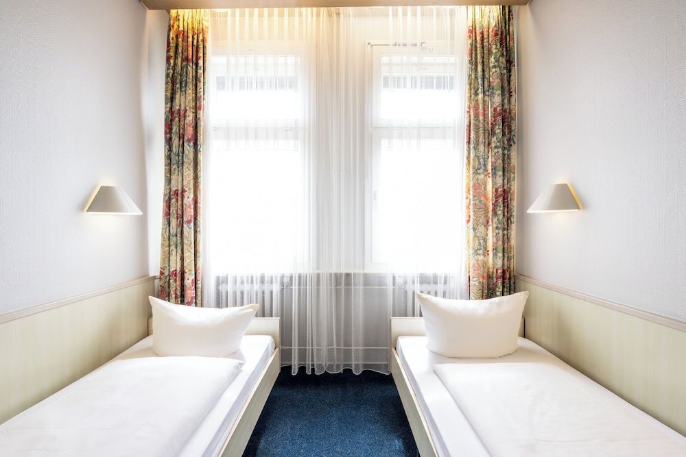 Economy Twin Room