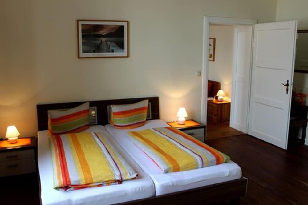 Family Room, 2 Bedrooms