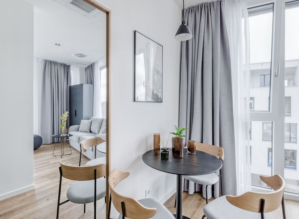 Limehome Mönchengladbach Fliethstraße Suite XL with sofa bed 9