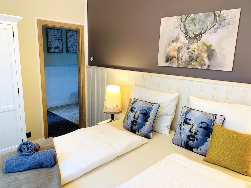 BESOTEL Mettmann Classic Condo