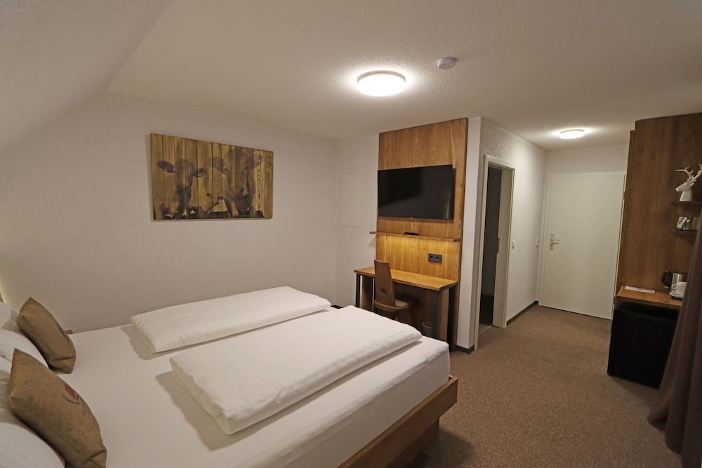 Deluxe Double Room, 1 King Bed, Non Smoking, Balcony