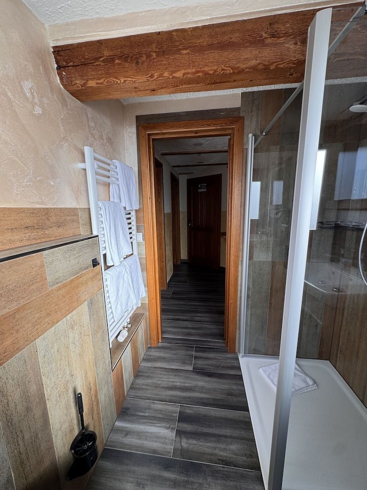 Black Forest Hotel Family Suite, Shared Bathroom (Hasenhornblick Zimmer) 19