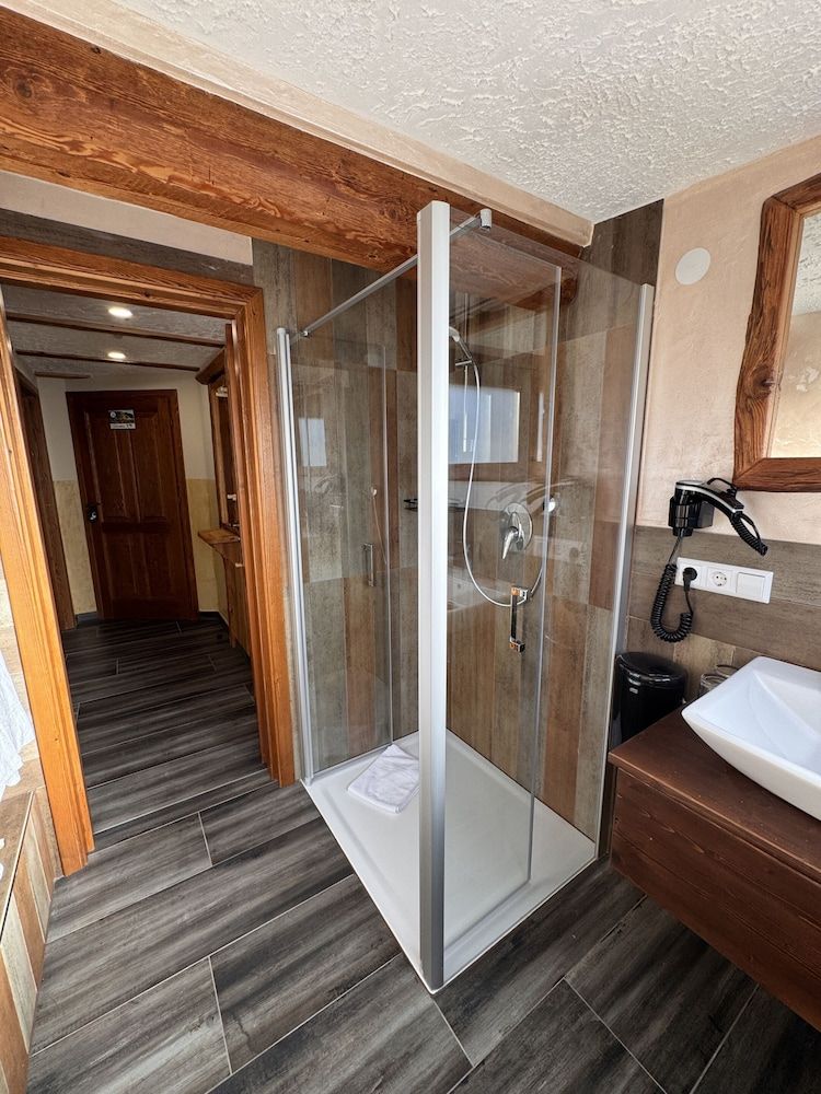 Black Forest Hotel Family Suite, Shared Bathroom (Hasenhornblick Zimmer) 20