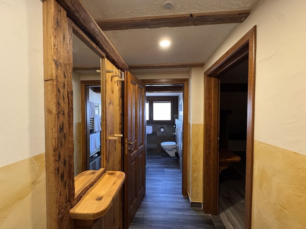 Black Forest Hotel Family Suite, Shared Bathroom (Hasenhornblick Zimmer) 21