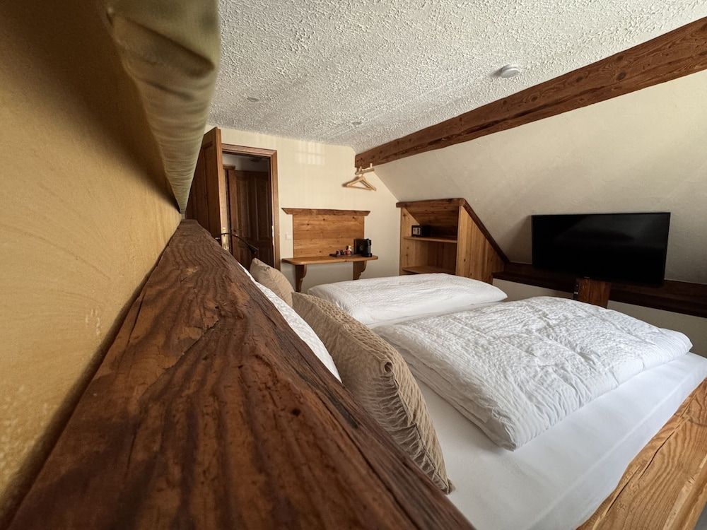 Black Forest Hotel Family Suite, Shared Bathroom (Hasenhornblick Zimmer) 10