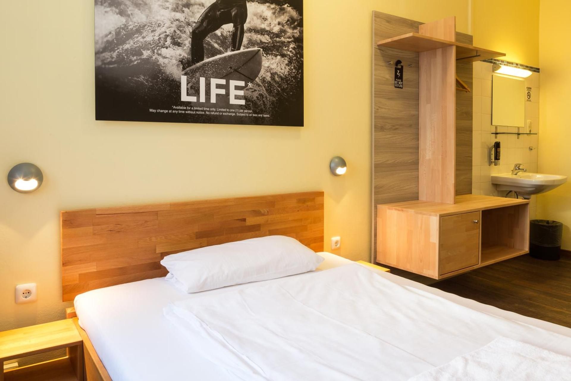 Twin Room with Bathroom