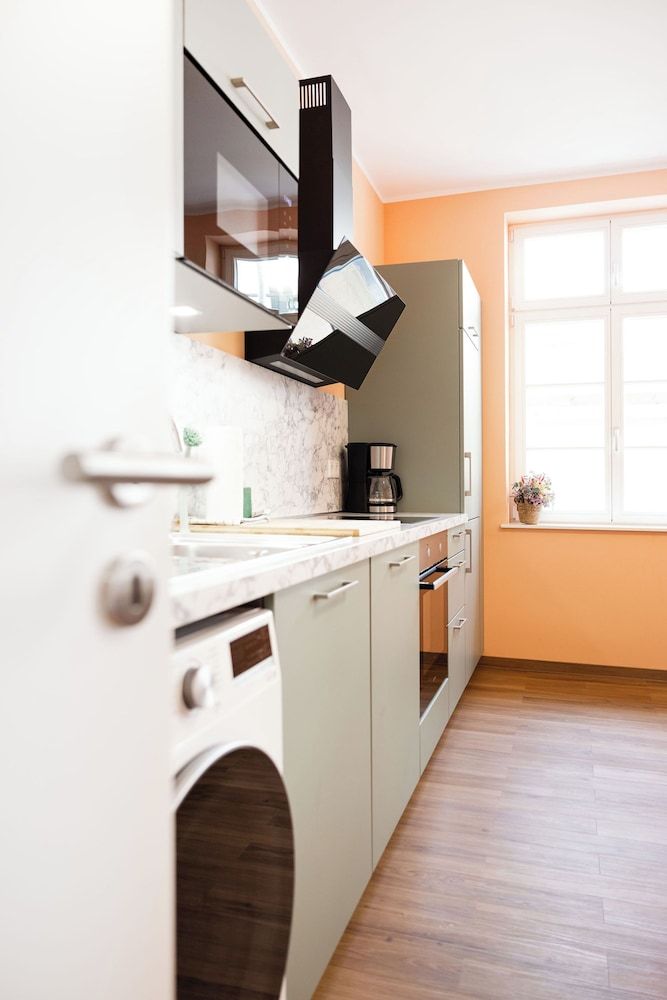 House of Blooms Superior Suite 6