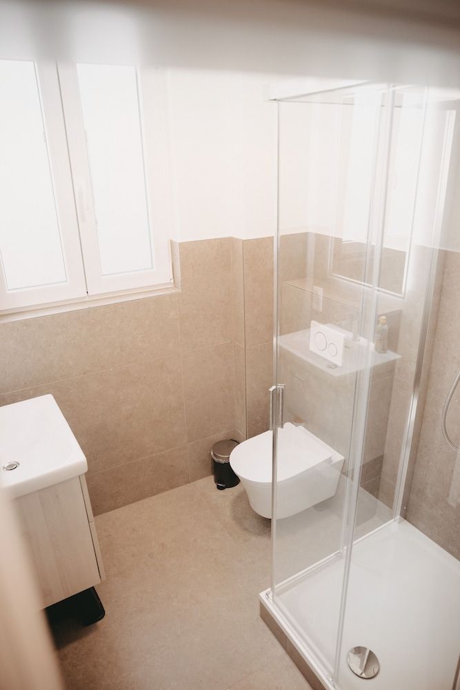 House of Blooms Exclusive Suite 11