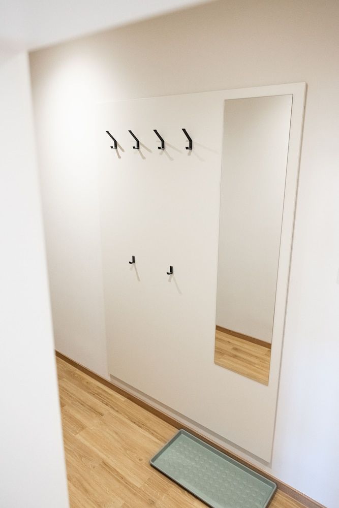 House of Blooms Superior Suite 7