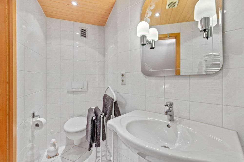 Family and Friends Ludwigshafen Superior Double Room, Private Bathroom 11