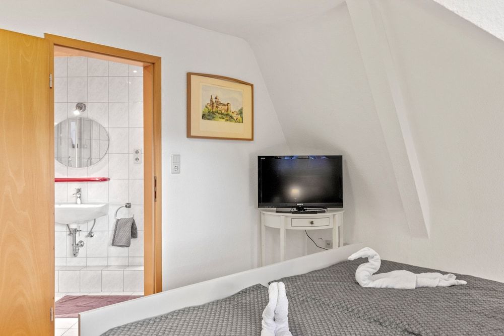 Family and Friends Ludwigshafen Superior Double Room, Private Bathroom 15