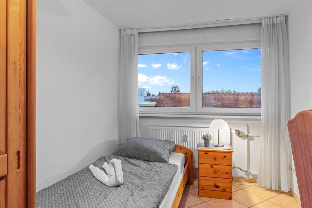 Family and Friends Ludwigshafen Superior Quadruple Room, Private Bathroom 2