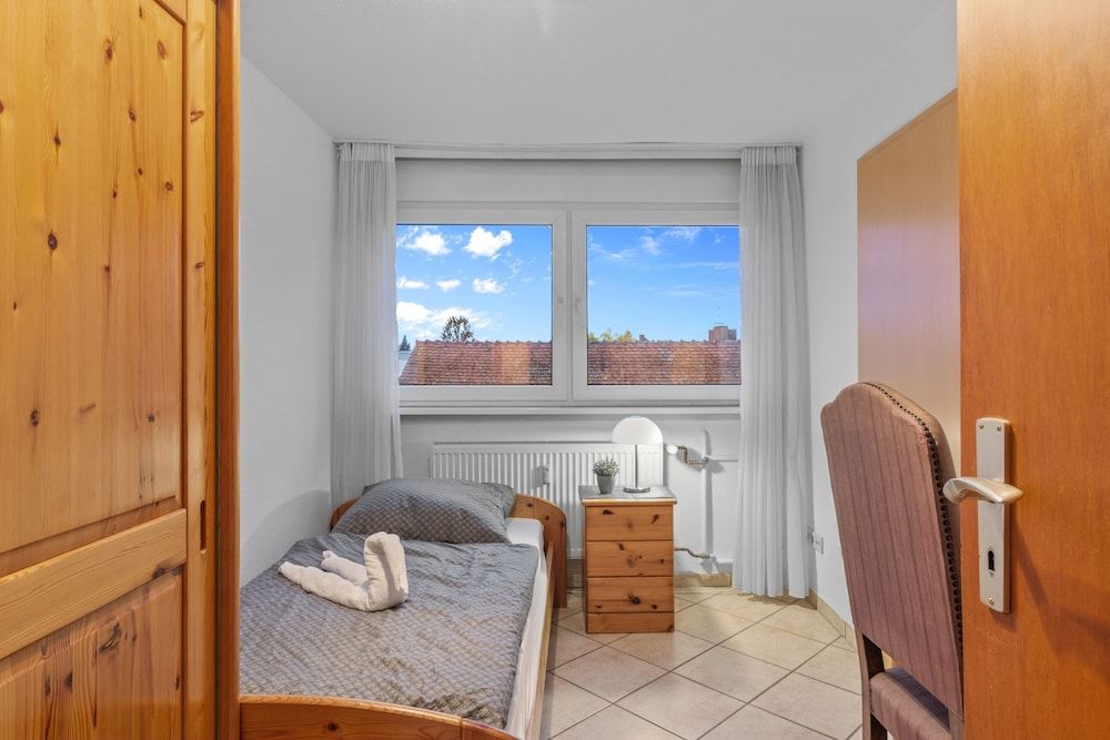 Family and Friends Ludwigshafen Superior Quadruple Room, Private Bathroom 3