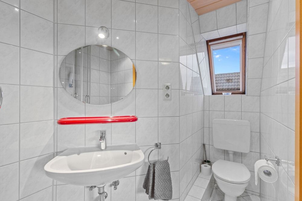 Family and Friends Ludwigshafen Superior Double Room, Private Bathroom 8