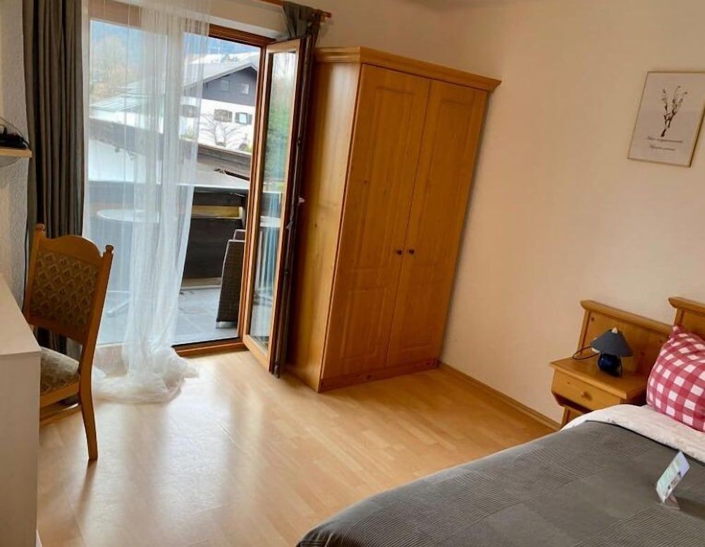 Traditional Single Room