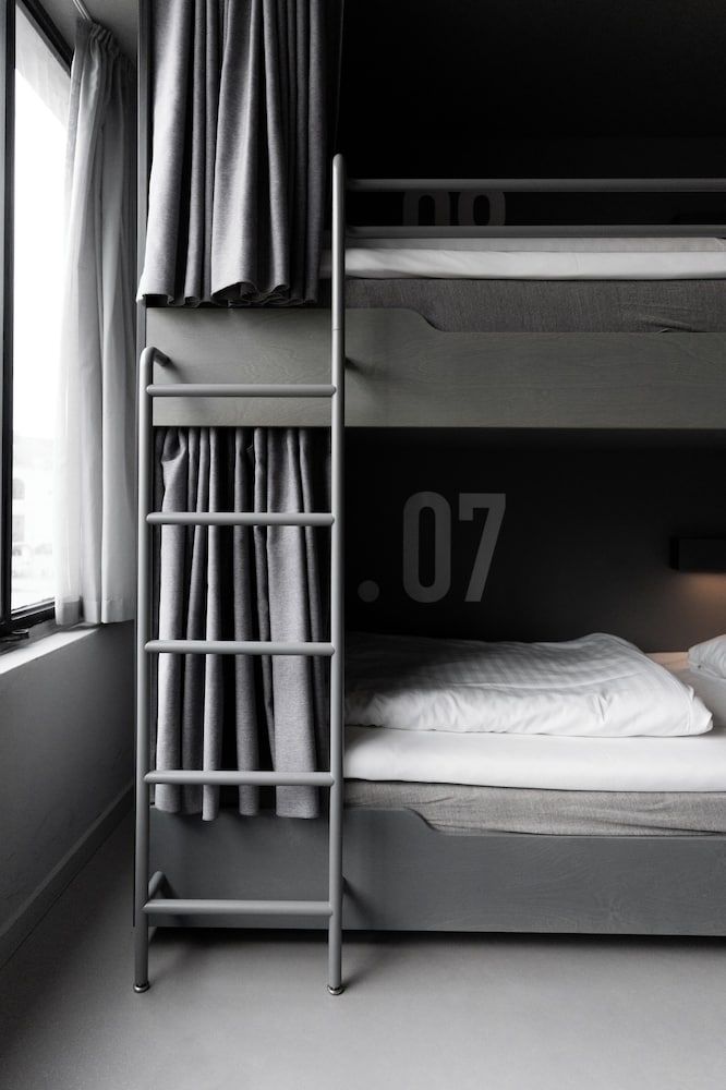 Robertas Society Single Bed in Female Only Dorm (8-bed) (excl. linen/locker) 5