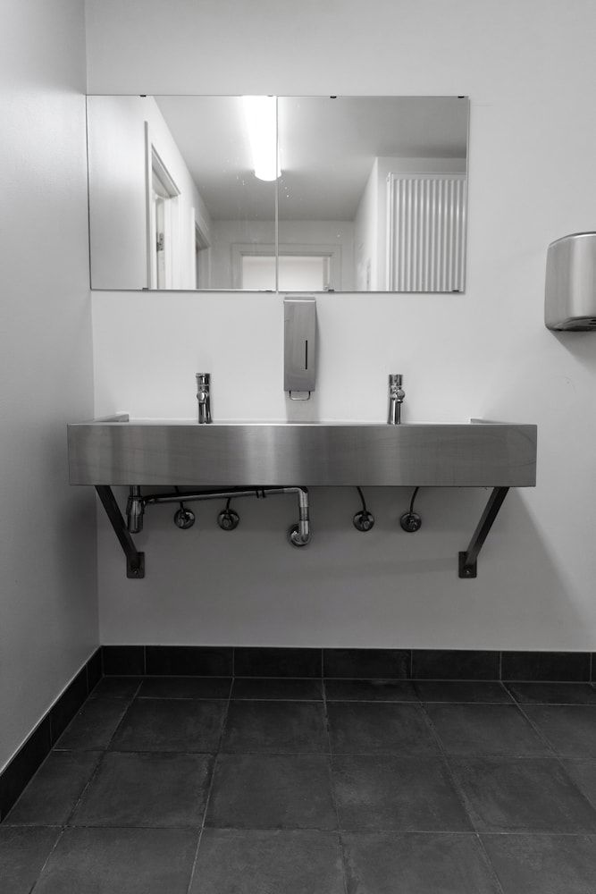 Robertas Society Dreamboks Private Upper Bunk Bed (excl. linen/locker) 5