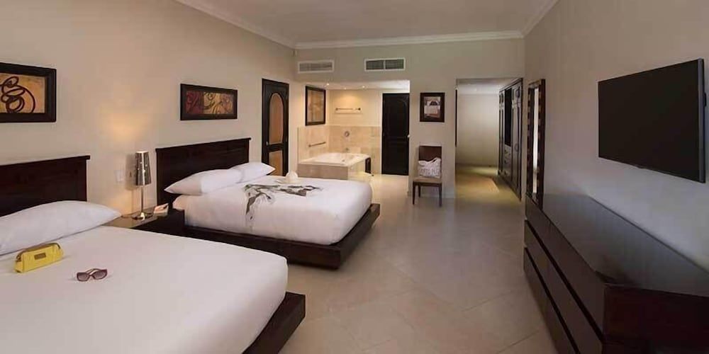 Standard Studio Suite, 2 Queen Beds