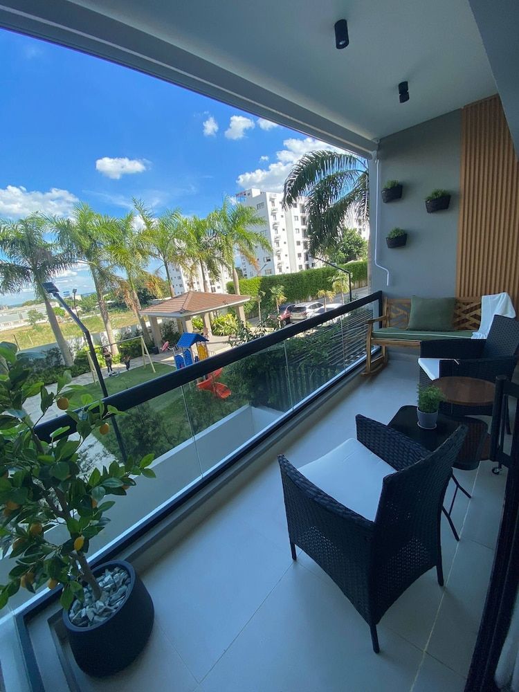 Dream Stay - Pool & Gym - 10min Airport & Homs Apartment, 3 Bedrooms, Smoking, Balcony 17