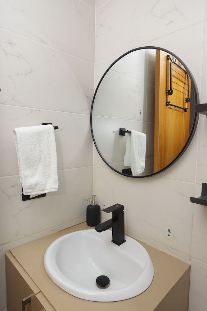 Dream Stay - Pool & Gym - 10min Airport & Homs Apartment, 3 Bedrooms, Smoking, Balcony 28