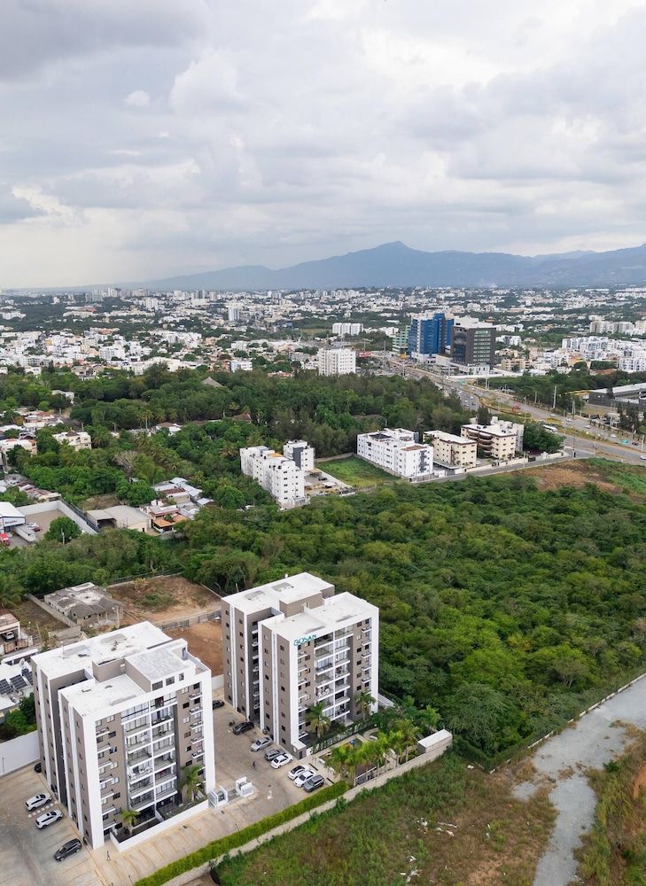 Dream Stay - Pool & Gym - 10min Airport & Homs Apartment, 3 Bedrooms, Smoking, Balcony 20