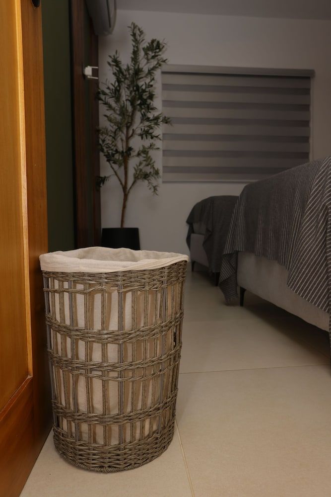 Dream Stay - Pool & Gym - 10min Airport & Homs Apartment, 3 Bedrooms, Smoking, Balcony 47