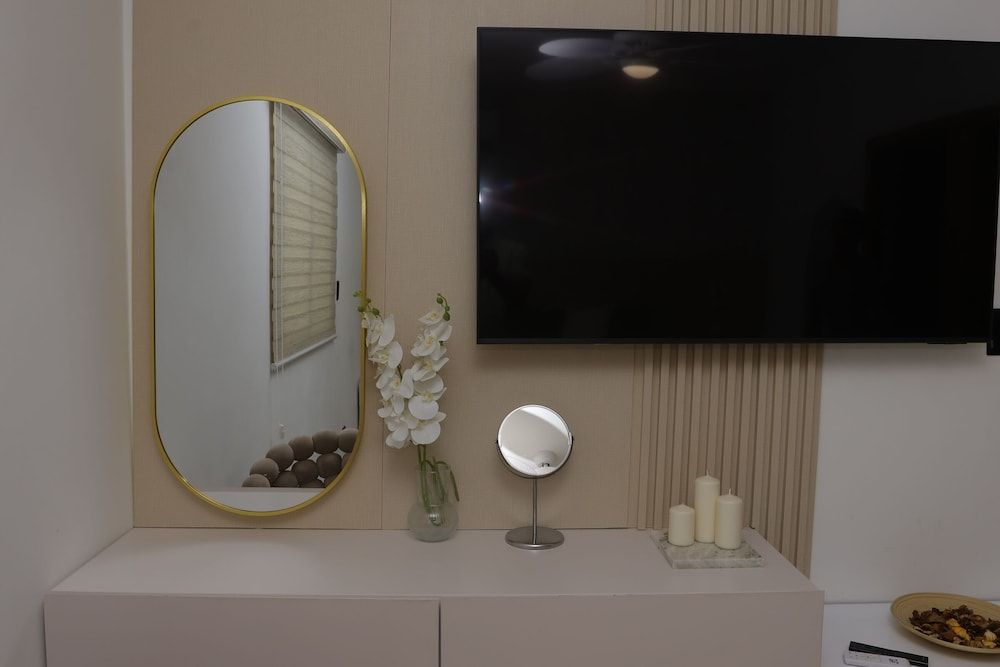 Dream Stay - Pool & Gym - 10min Airport & Homs Apartment, 3 Bedrooms, Smoking, Balcony 38