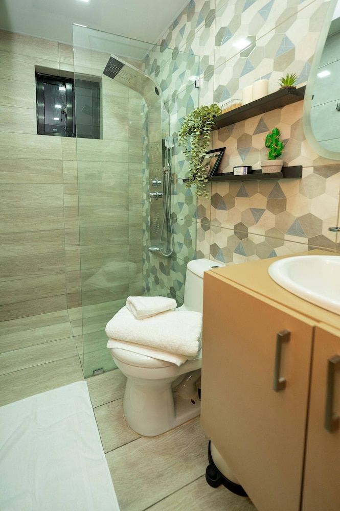 Dream Stay - Pool & Gym - 10min Airport & Homs Apartment, 3 Bedrooms, Smoking, Balcony 21