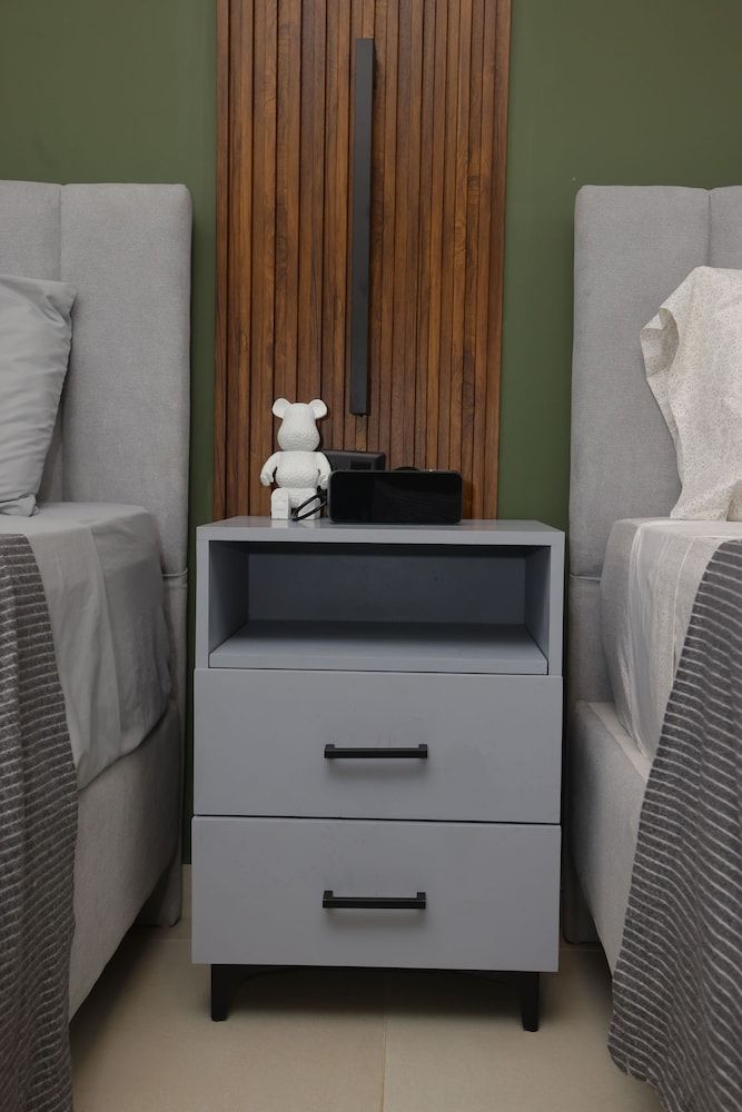 Dream Stay - Pool & Gym - 10min Airport & Homs Apartment, 3 Bedrooms, Smoking, Balcony 36