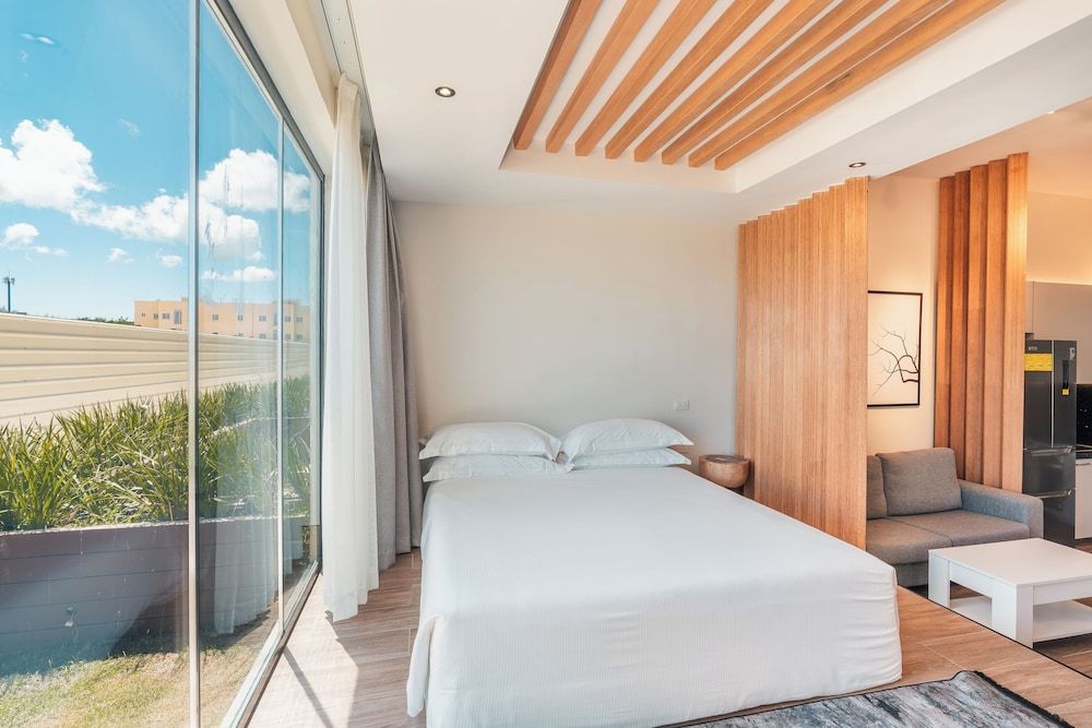 Junior Studio Suite