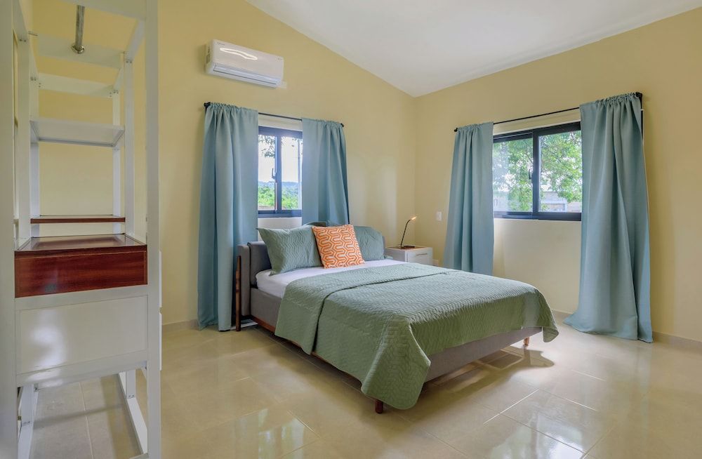 Deluxe Condo, Balcony, Sea View