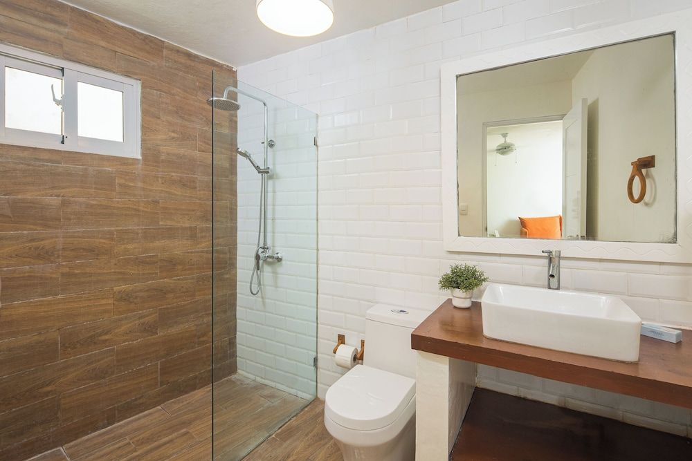 Kite Beach Hotel Studio Suite, Garden View, Beachside 3