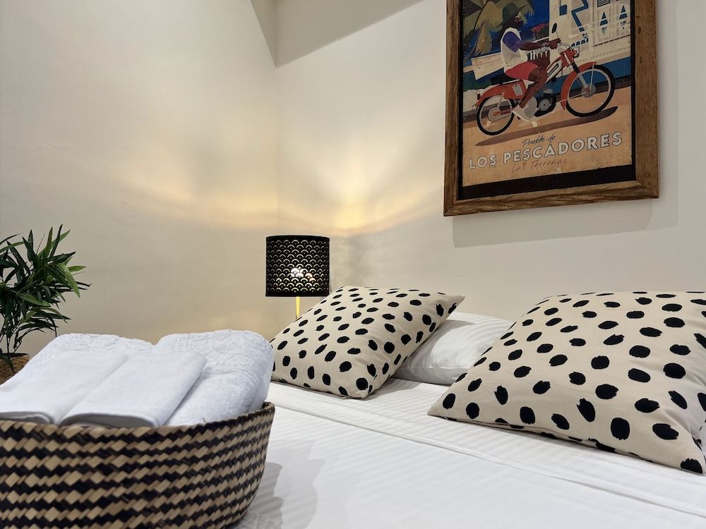Superior Suite, 2 Bedrooms, Kitchen, Pool View