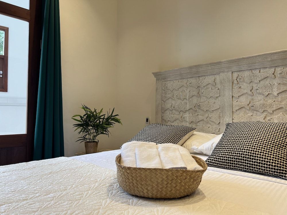 Superior Suite, 2 Bedrooms, Kitchen, Pool View