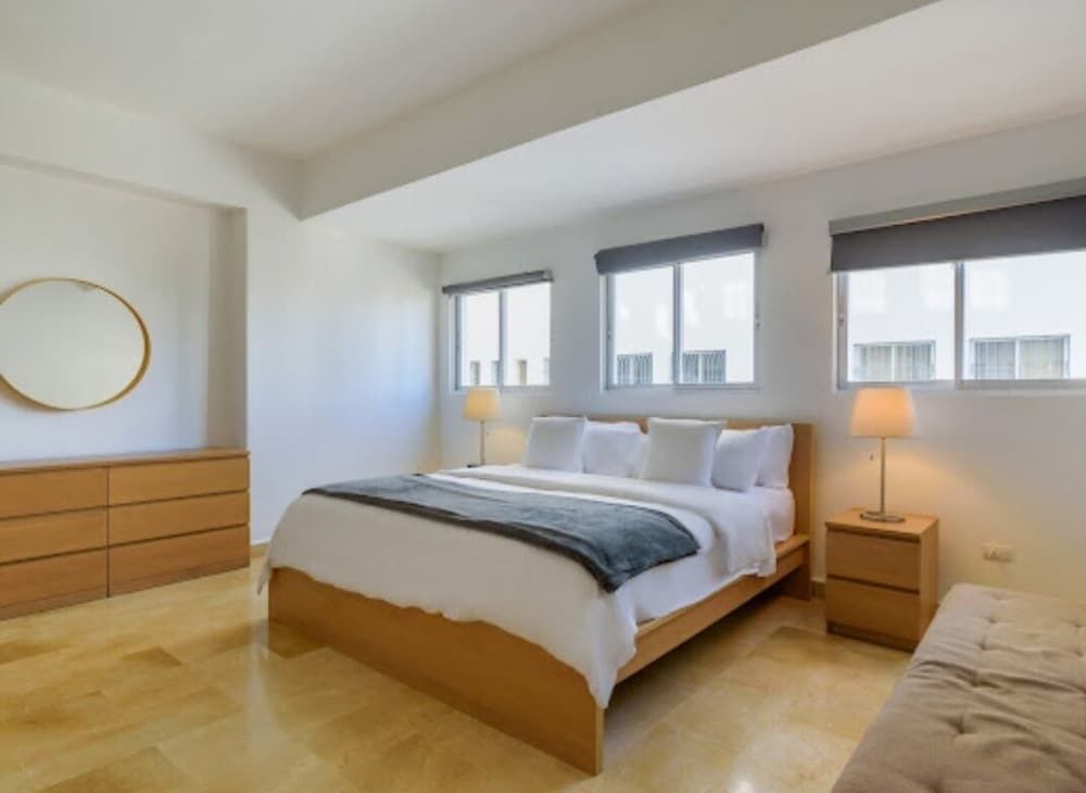 Standard Apartment, 3 Bedrooms, City View