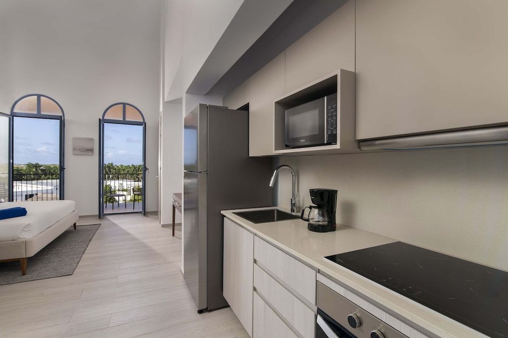 Reserva Real by Harper Studio Suite 7