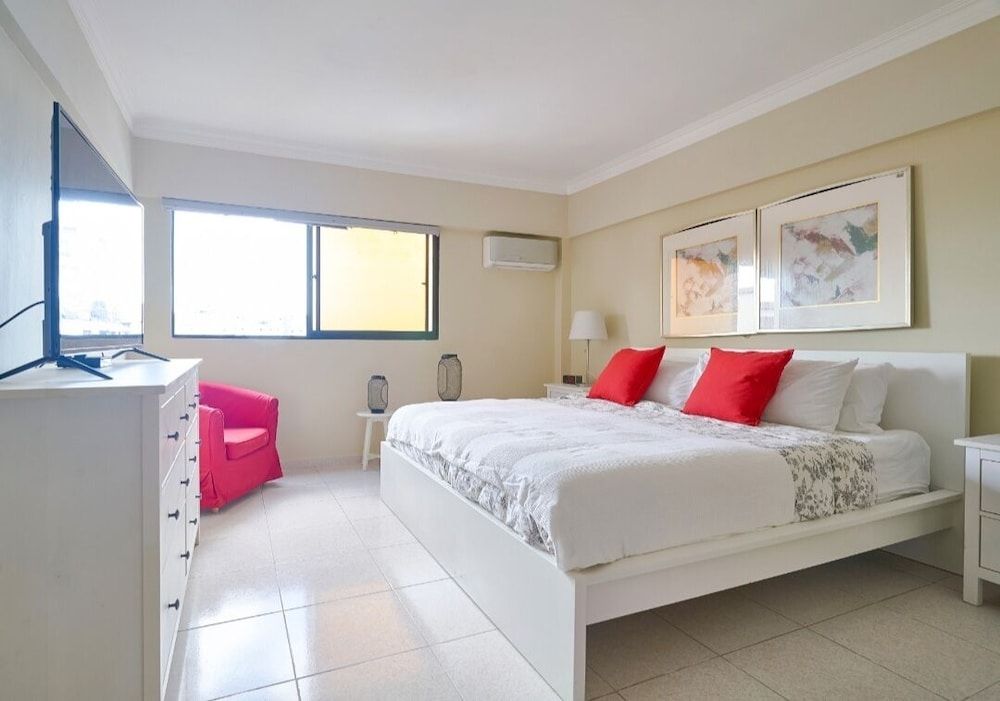 Classic Penthouse, 4 Bedrooms, City View, Tower