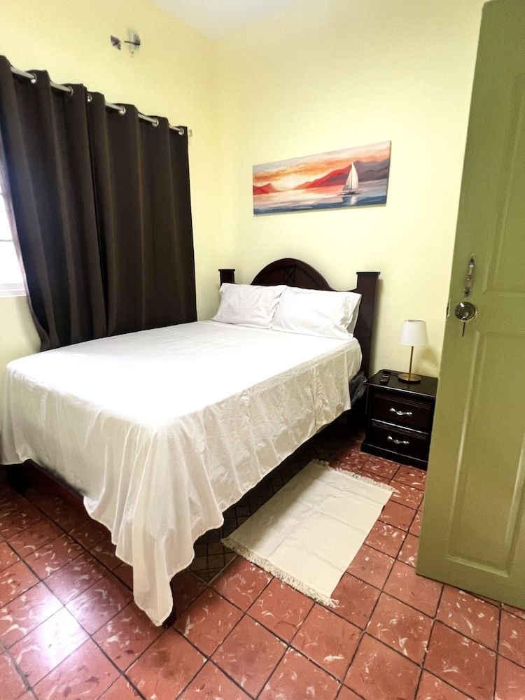 Economy Double Room, 1 Queen Bed