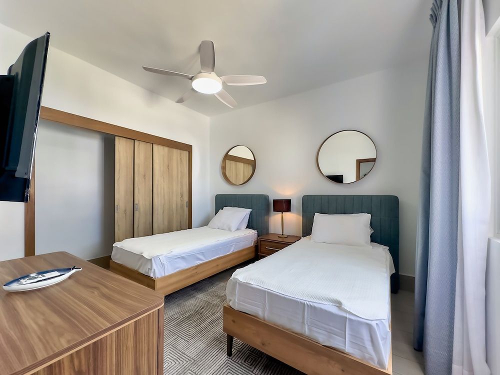 Deluxe Apartment, Balcony, Partial Ocean View